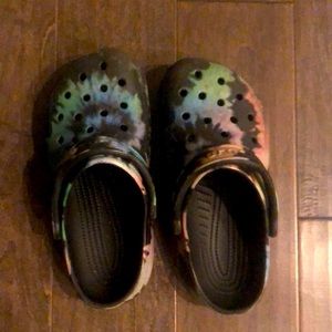 Crocs in decent condition!!! Pristine color and really comfortable!!!